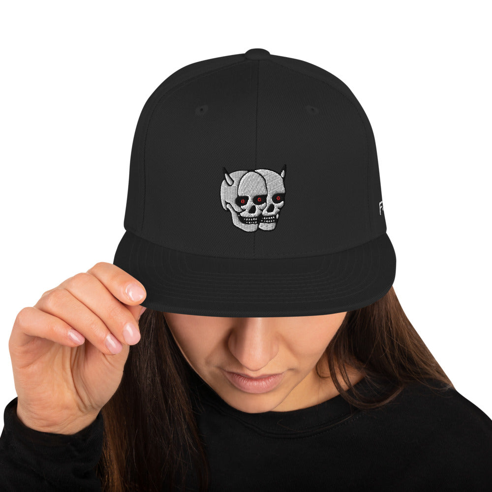 F.r.e.e two skull snapback hat