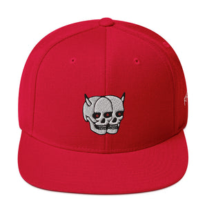 F.r.e.e two skull snapback hat